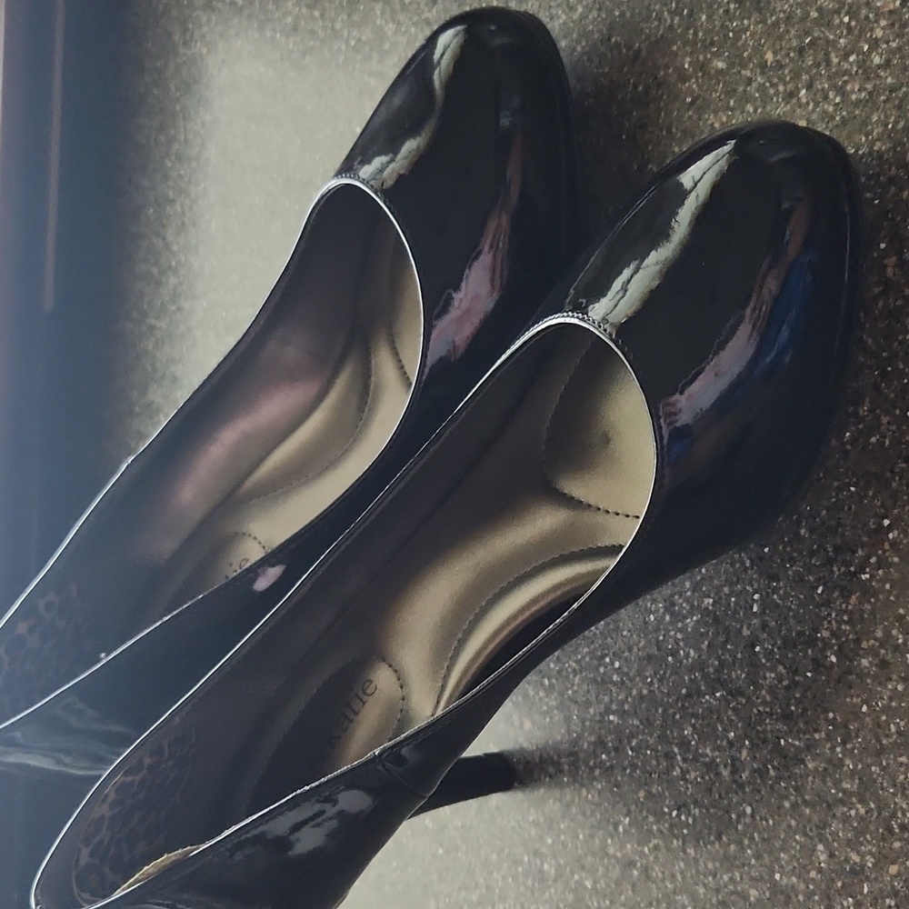 Black patent pumps